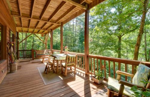 Murphy Apartment | Idyllic Murphy Hideaway with Multi-Level Deck!