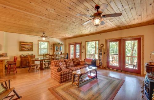 Murphy Apartment | Idyllic Murphy Hideaway with Multi-Level Deck!