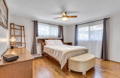 SeaTac House | Idyllic Retreat Lakefront Home near SeaTac Airport