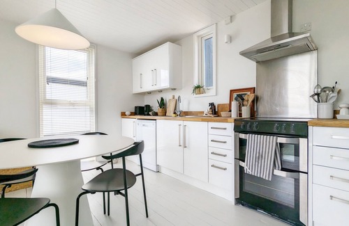 Emsworth Apartment | Idyllic spot in Emsworth sailing village.