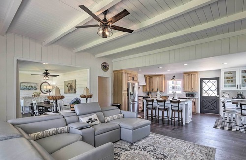 Stockbridge House | Idyllic Stockbridge Gated Escape w/ Views!