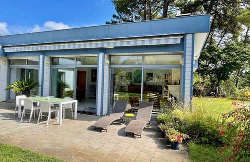 Lacanau-Ocean House | Idyllic villa with pool and lovely flowery garden - great for a relaxed holiday