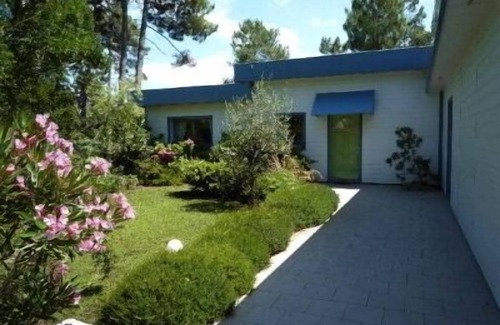 Lacanau-Ocean House | Idyllic villa with pool and lovely flowery garden - great for a relaxed holiday