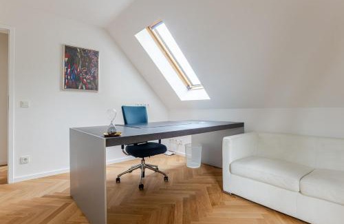 Schmoeckwitz Villa | Idyllisches, neu renoviertes Haus mit Steg am See