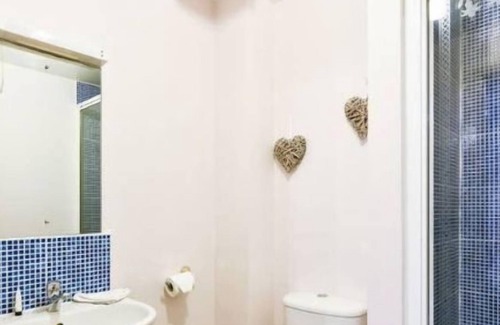Crawley Apartment | If you are looking for a quiet and peaceful stay in Crawley then look no further. A beautiful com...