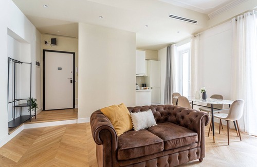 Repubblica Apartment | iFlat | Stylish & Cozy apt in the Heart of Monti