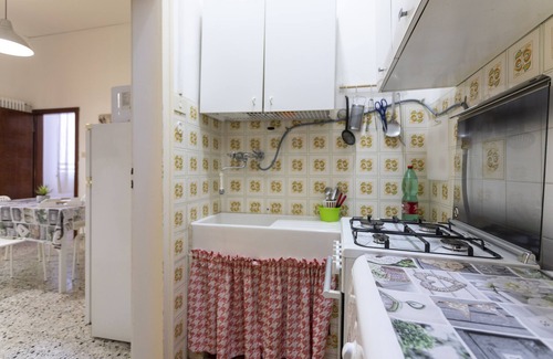 Bordonchio Apartment | Igea House by the Sea 24, a stone's throw from the beach