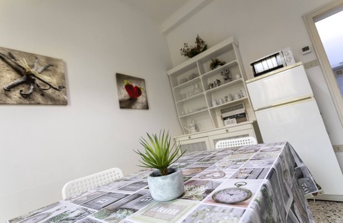Bordonchio Apartment | Igea House by the Sea 24, a stone's throw from the beach