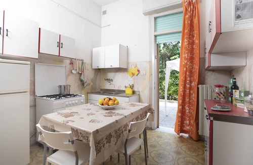Bordonchio Apartment | Igea House by the Sea 26, a stone's throw from the beach