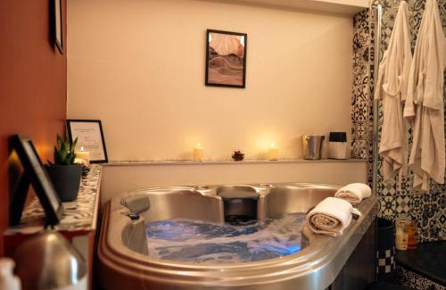 Decre-Cathedrale Apartment | Ignite Love Room