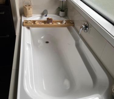 Leamington Apartment | Ihimaera Suite 1 or 2 brm River Garden Cambridge with Complimentary Continental Breakfast