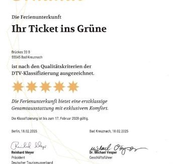 Bad Kreuznach Apartment | Ihr Ticket ins Grüne - Topmoderne 5-Sterne-Ferienwohnung