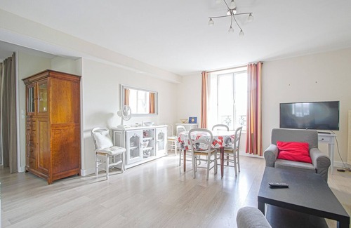 Bayeux Apartment | IKE'S APARTMENT, beautiful apartment in the city center with elevator.