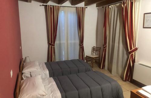 San Faustino-Madonnina-Quattroville Hotel | IL Borgo
