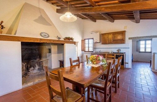Borghetto Other | Il Castello Apartment in Farmhouse with swimming pool overlooking Lake Trasimeno