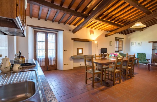 Borghetto Other | Il Castello Apartment in Farmhouse with swimming pool overlooking Lake Trasimeno