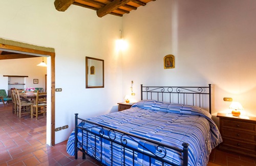 Borghetto Other | Il Castello Apartment in Farmhouse with swimming pool overlooking Lake Trasimeno