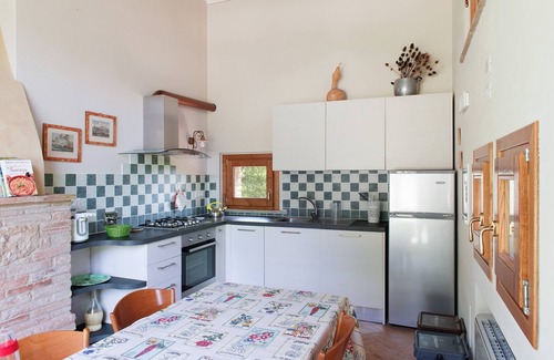 Gambassi Terme House | Il Corbezzolo house in historic village
