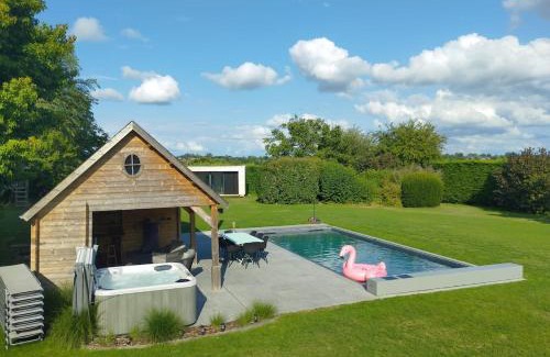 Waterloo Ski Chalet | Il Giardino Segreto