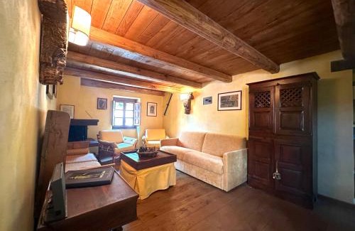 Maglietola House | Il guardiano del Castello