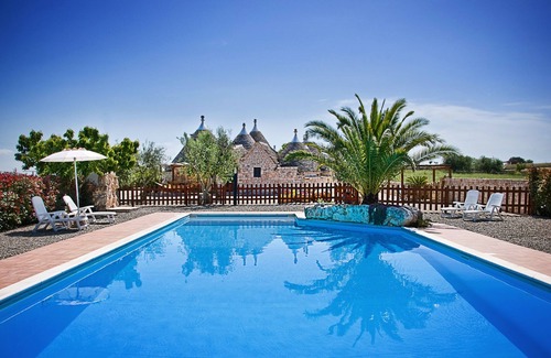 Martina Franca House | Il Panoramico: trullo house from the 1800s with a view of the vineyard and the Valle d'Itria