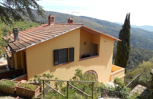 Cortona Cottage | Il ponticello Cortona Charmful cottage in the woods 5 min from Cortona
