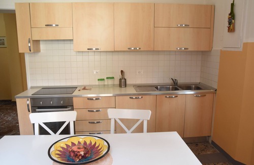 Saragozza-Porto House | IL VECCHIO NOCE apartment for tourist use with parking in the garden