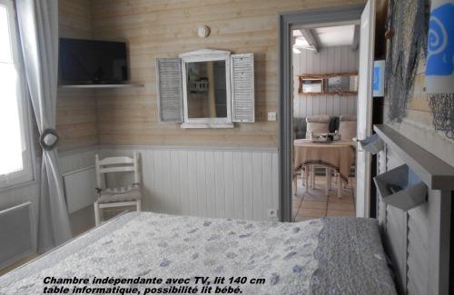 Saint-Martin-de-Re House | ILE DE RE, LA DANAE, VELOS, WIFI, POSSIBILITE CUISINE, LINGE, PARKING gratuit