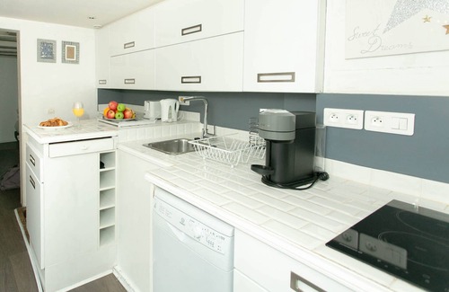Les Iles Apartment | Ile Saint Louis Charming Flat With Mezzanine