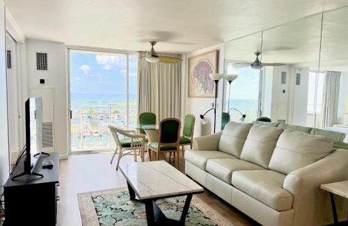 Waikiki Apartment | Ilikai Marina 1094 Yacht Harbor View 1BR