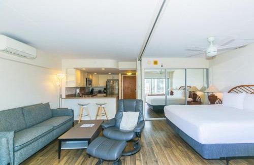 Waikiki Apartment | Ilikai Tower 1340 Lagoon View 1BR