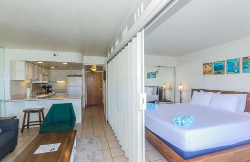 Waikiki Apartment | Ilikai Tower 1533 Yacht Harbor View 1BR