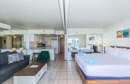 Waikiki Apartment | Ilikai Tower 1533 Yacht Harbor View 1BR