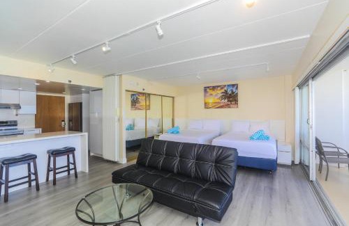 Waikiki Apartment | Ilikai Tower 1841 Yacht Harbor View 1BR
