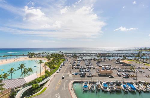 Waikiki Apartment | Ilikai Tower 943 Yacht Harbor View 2BR