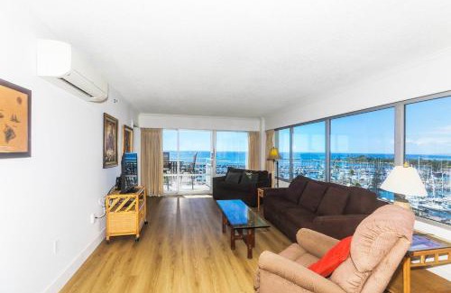 Waikiki Apartment | Ilikai Tower 943 Yacht Harbor View 2BR