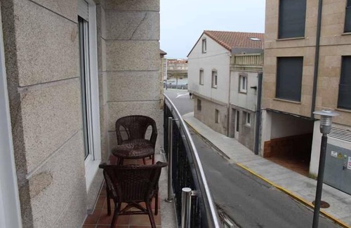 Isla de Arosa Apartment | Illa apartment with balcony by the sea