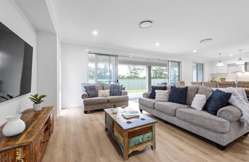 Narrawallee House | Iluka Coastal Retreat