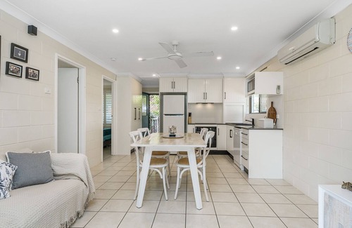 Iluka Apartment | Iluka Villa 10 right on the Clarence River