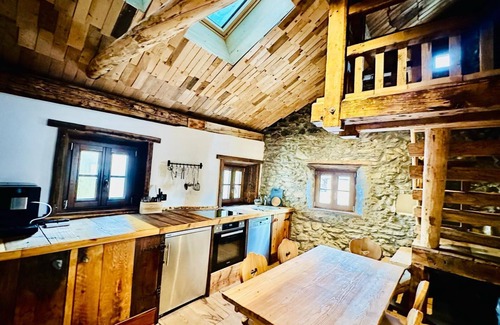 Sent Apartment | Im Alpenstil neu Renoviertes Engadinerhaus. Haustierfreundlich