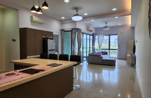 Downtown Kota Kinabalu Apartment | Imago The Loft 7 to 10 pax 2 bathroom 2 to 3 bedroom - LSS HomeStay