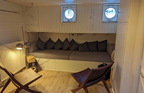 Oberschoneweide Boat Rental | imiola: Embrace Life's Call
