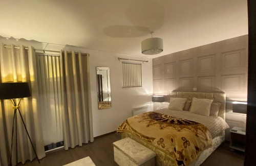 Bloxwich Apartment | Immaculate 2-bed Apartment in Birmingham