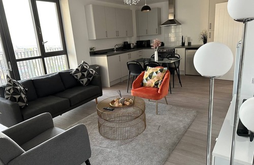 Canning Town South Apartment | Immaculate 2-bed Apartment in East London
