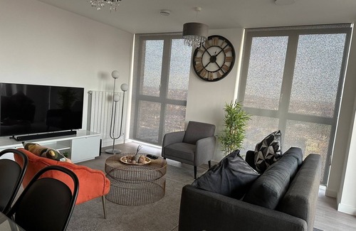 Canning Town South Apartment | Immaculate 2-bed Apartment in East London