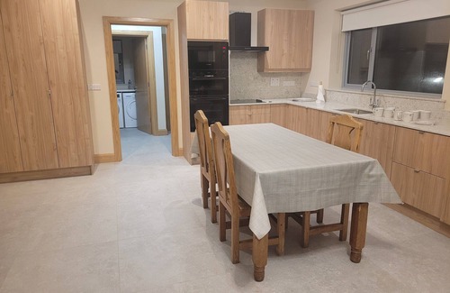 Crosswell Cottage | Immaculate 2-Bed Cottage in Tuam