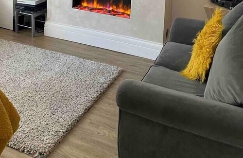 Droylsden House | Immaculate 2-Bed House in Manchester