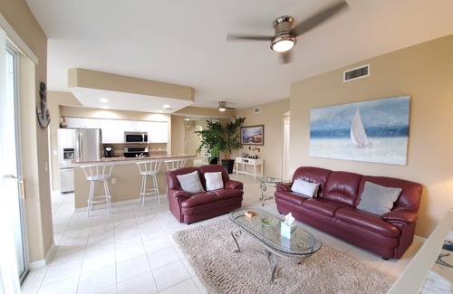 Stoneybrook Condo | Immaculate 2 Bedroom Condo In Gated Golf Community With First Class Amenities