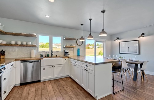 Loma Alta House | Immaculate 3 BDR in Oceanside – Private Pool & Spa, 2 Miles from the Beach!