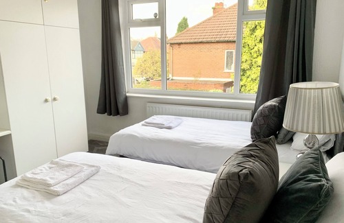 Droylsden House | Immaculate 3-bed Travel Nest Unavailable